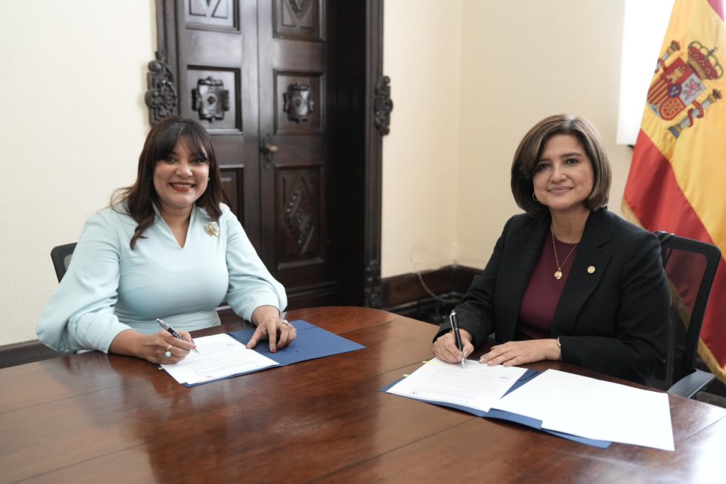 educa edtech gropu y la vicepresidencia de guatemala firman un convenio